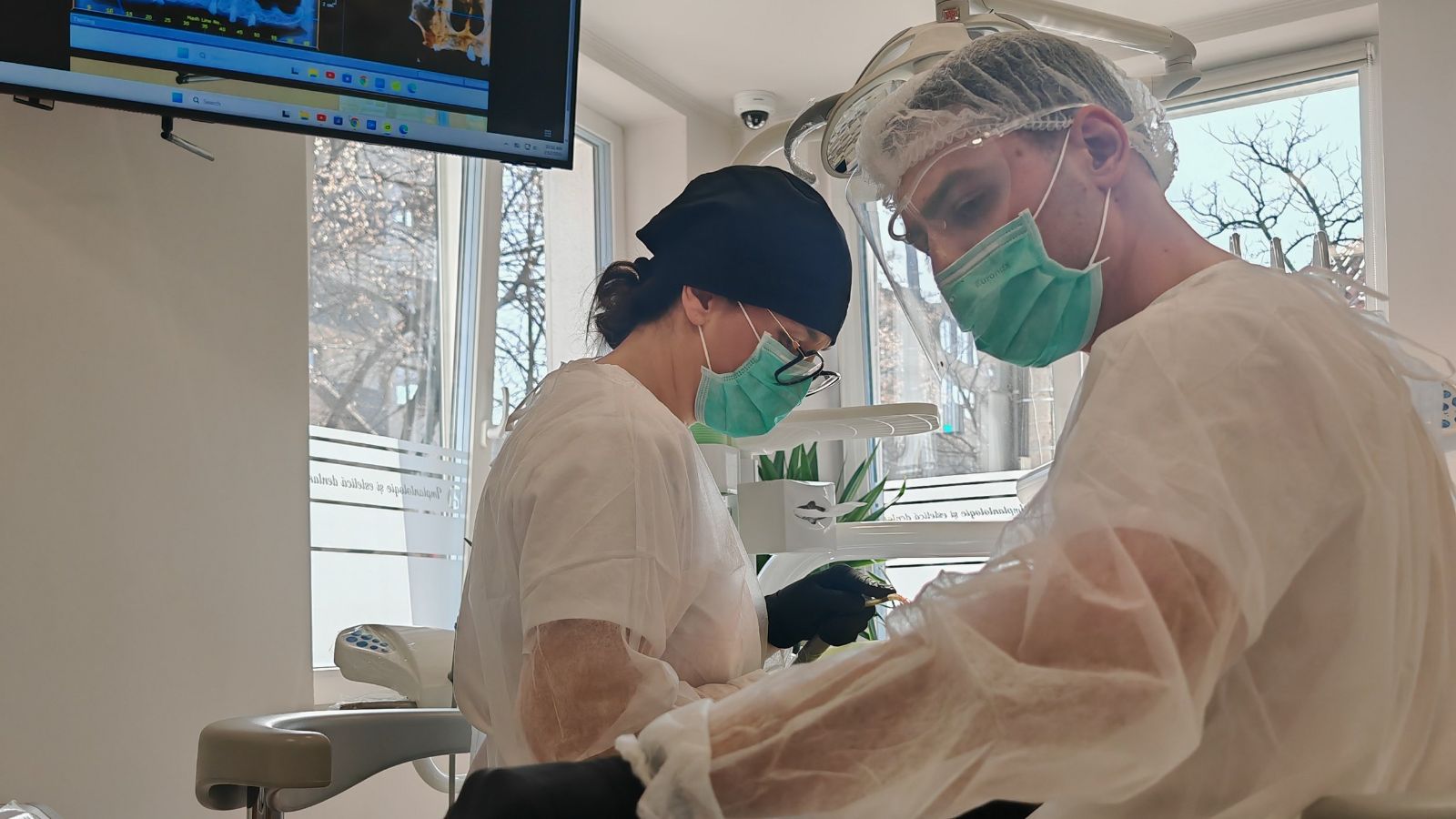 Coroana dentara probata si ajustata in ocluzie